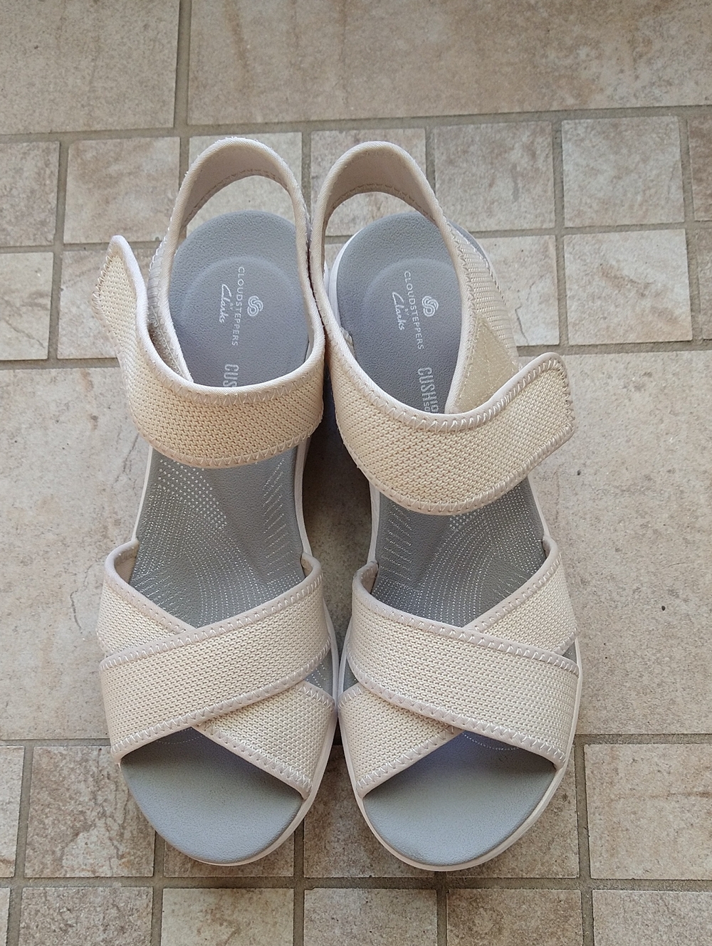 Clarks Women's Cream Slingback Comfort Sandals Size 7.5